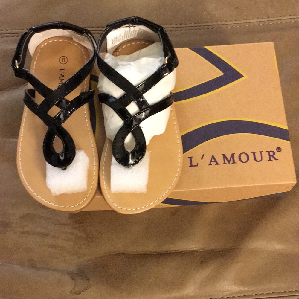 NWT  girls L’AMOUR Sandals,size 8,ridged sole No slipping